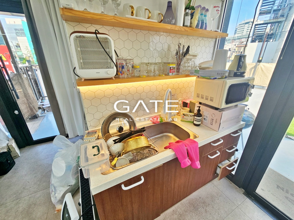 서울 마포구 서교동 GATE 무권리 레드로드 인근 유동 폭발 넓은 테라스 내외부 깔끔한 공간 월세 매물번호 15502 사진 3