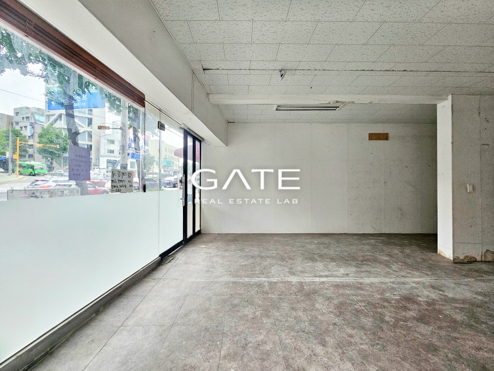 서울 서대문구 창천동 GATE 신촌역 홍대입구 더블 역세권 대로변에 있는 상가 월세 매물번호 12993 사진 2