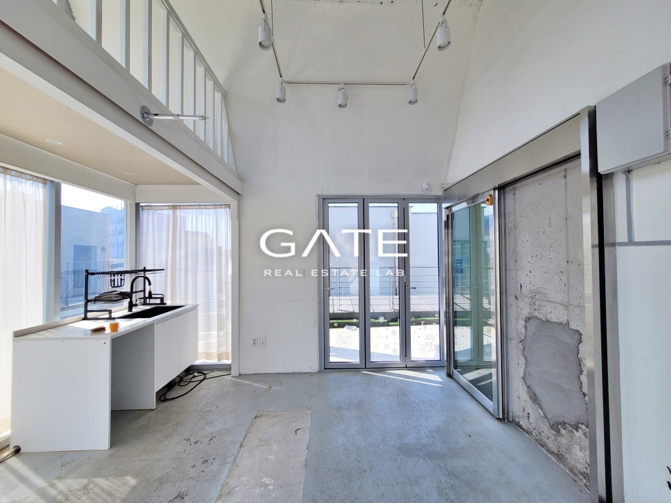 서울 마포구 연남동 GATE [무권리] 홍대입구 역세권 연남동 미로길 유동인구 多 상가 월세 매물번호 12752 사진 3