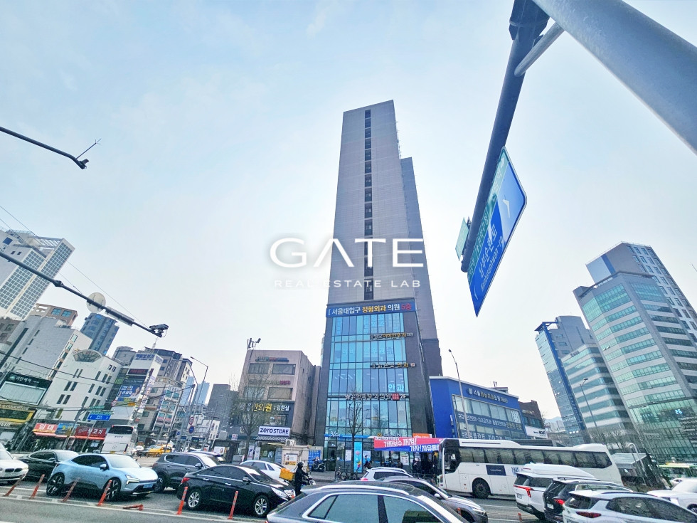 서울 관악구 봉천동 GATE 서울대입구역 초역세권 뷰 좋은 복층형 오피스텔 월세 매물번호 15383 사진 1