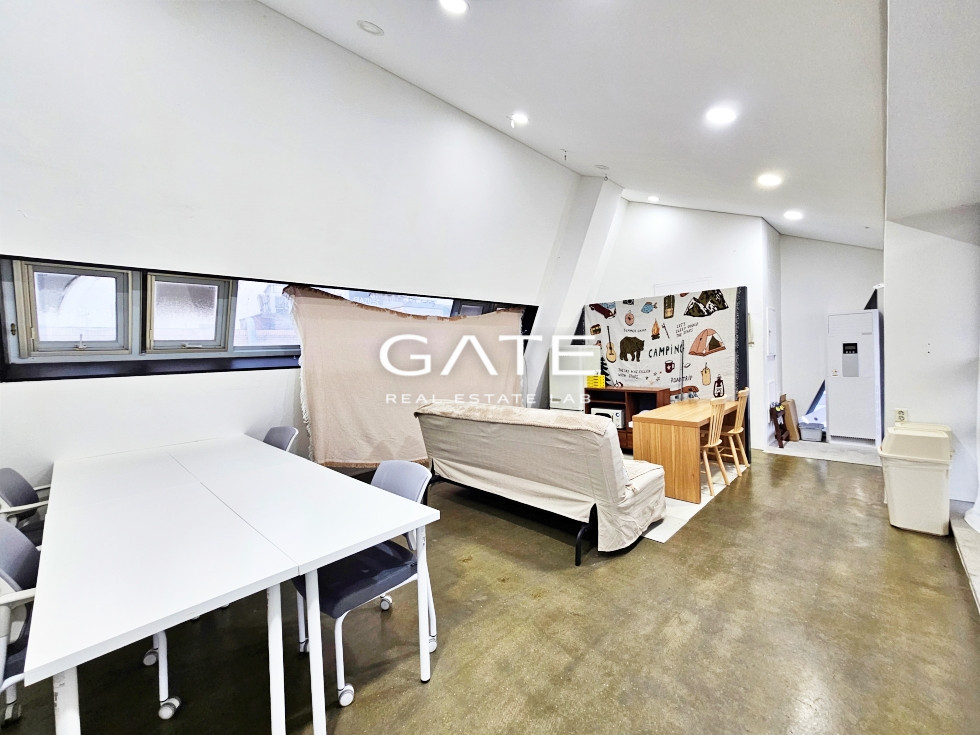 서울 마포구 서교동 GATE 멋진 외형의 건물과 내부 관리 잘된 소형 사무실 월세 매물번호 14563 사진 1