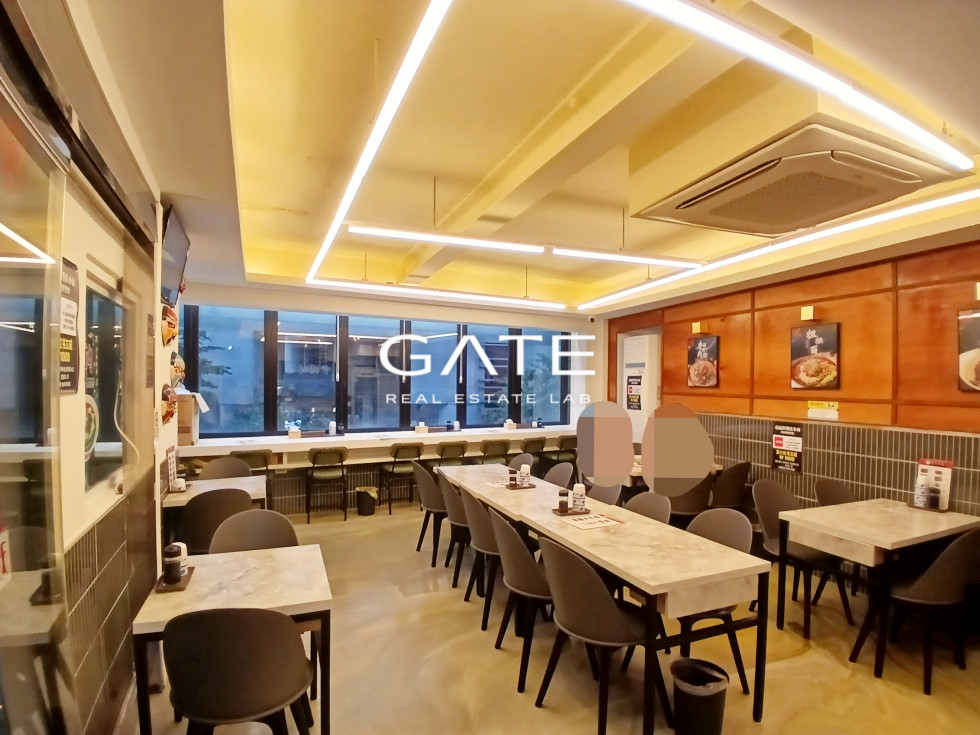 서울 마포구 동교동 GATE 홍대입구역 초역세권에 위치한 유동인구 넘치는 상가 월세 매물번호 13666 사진 1