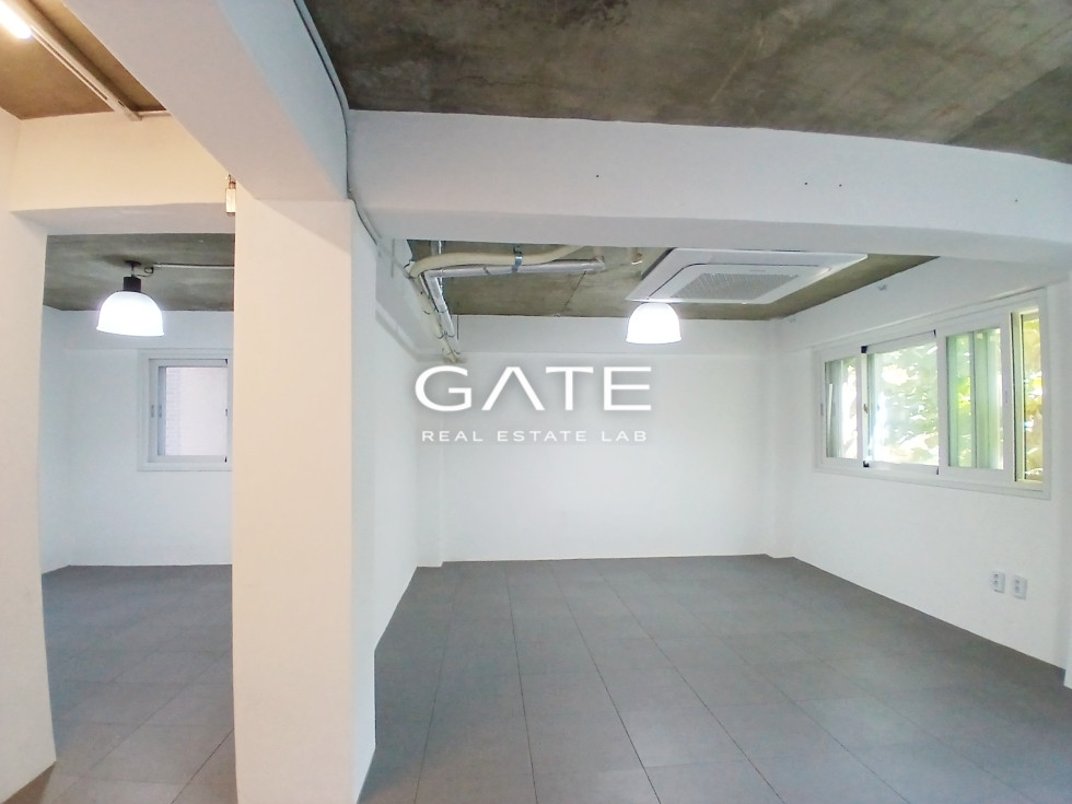 서울 마포구 망원동 GATE 망원 한강공원 라인에 위치한 깔끔한 무권리 상가 월세 매물번호 13631 사진 1