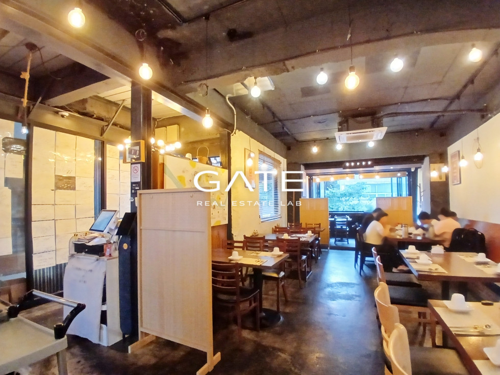 서울 마포구 서교동 GATE 홍대입구역 초역세권에 위치한 개방감 좋은 상가 월세 매물번호 13140 사진 3
