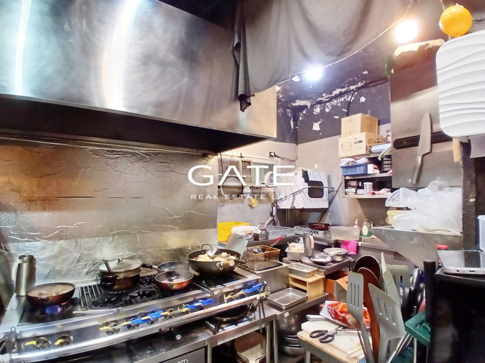 서울 마포구 서교동 GATE 홍대입구역 초역세권에 위치한 개방감 좋은 상가 월세 매물번호 13140 사진 4