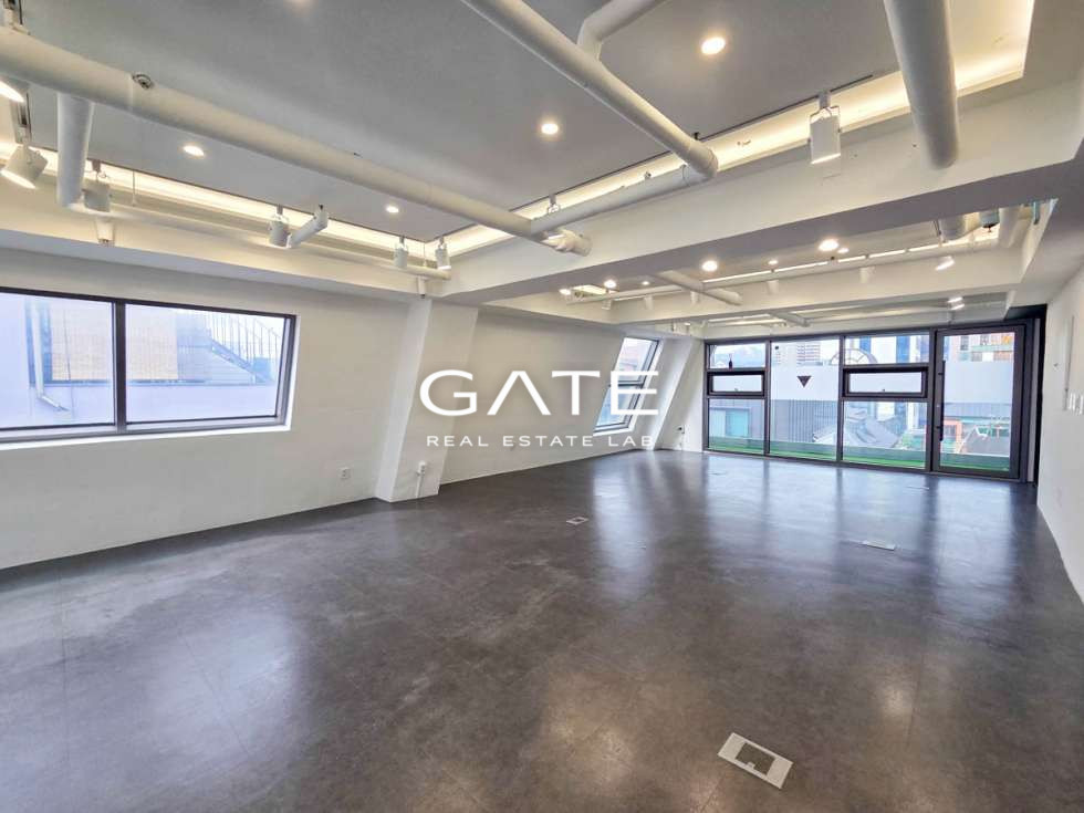 서울 마포구 서교동 GATE 사선 창문의 미학 홍대 합정 테라스 프라이빗 오피스 월세 매물번호 15603 사진 1