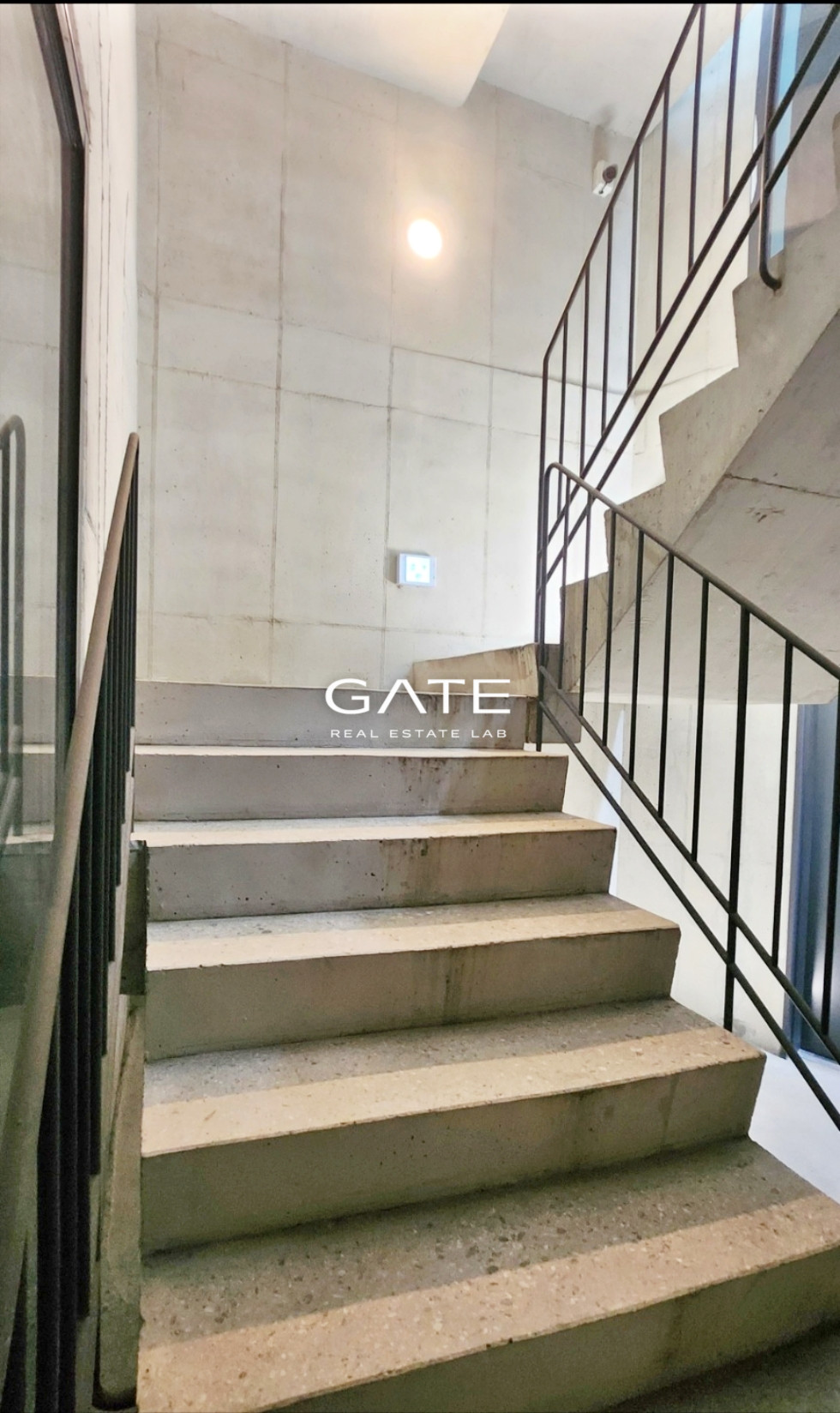 서울 마포구 서교동 GATE 무권리 층고 높은 홍대초역세권 대로변 사거리 코너 월세 매물번호 13362 사진 5