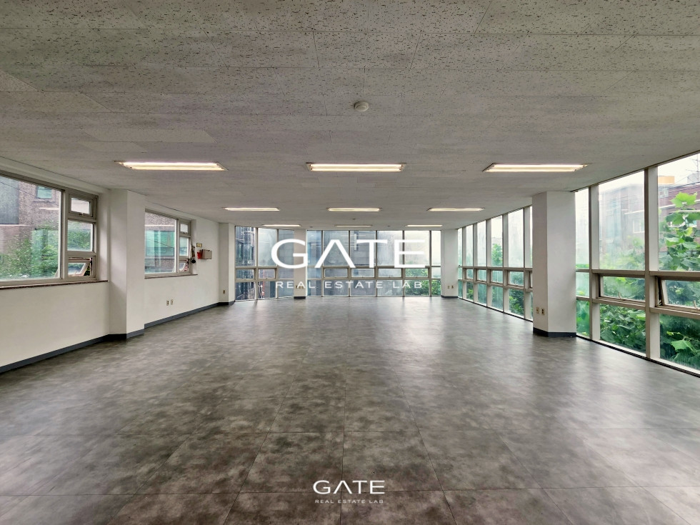 서울 용산구 청파동3가 GATE 효창공원역 대로변 주차가능 채광 좋은 화이트톤 공간 월세 매물번호 15086 사진 1