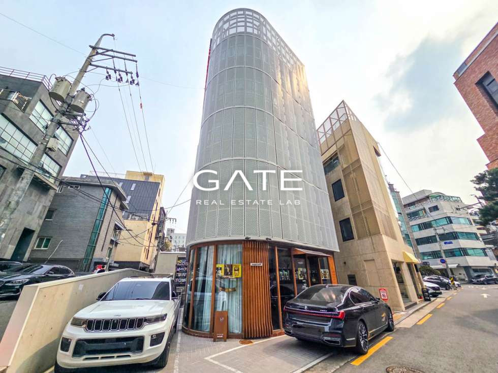 서울 마포구 서교동 GATE 홍대입구역 이용 가능한 깔끔하고 세련된 내외관 1층 상가 월세 매물번호 13904 사진 1