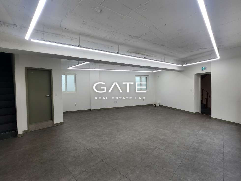 서울 마포구 동교동 GATE 홍대입구역 도보5분 옥상 단독 사용 채광 좋은 통창 월세 매물번호 14550 사진 2