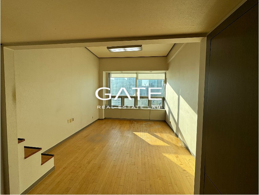 서울 용산구 한강로2가 GATE 용산역 전자상가 채광 좋고 주거가능한 복층 사무실 월세 매물번호 11181 사진 1