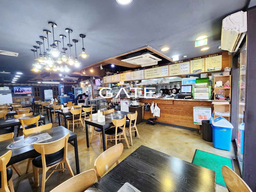 서울 용산구 남영동 실사진O 실50p 남영동 먹자골목 메인길 구조 좋고 넓은 상가 월세 매물번호 11507 사진 1