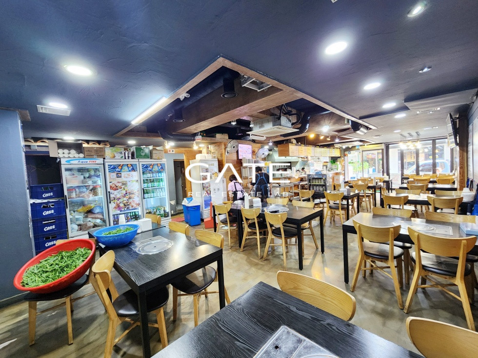 서울 용산구 남영동 실사진O 실50p 남영동 먹자골목 메인길 구조 좋고 넓은 상가 월세 매물번호 11507 사진 3