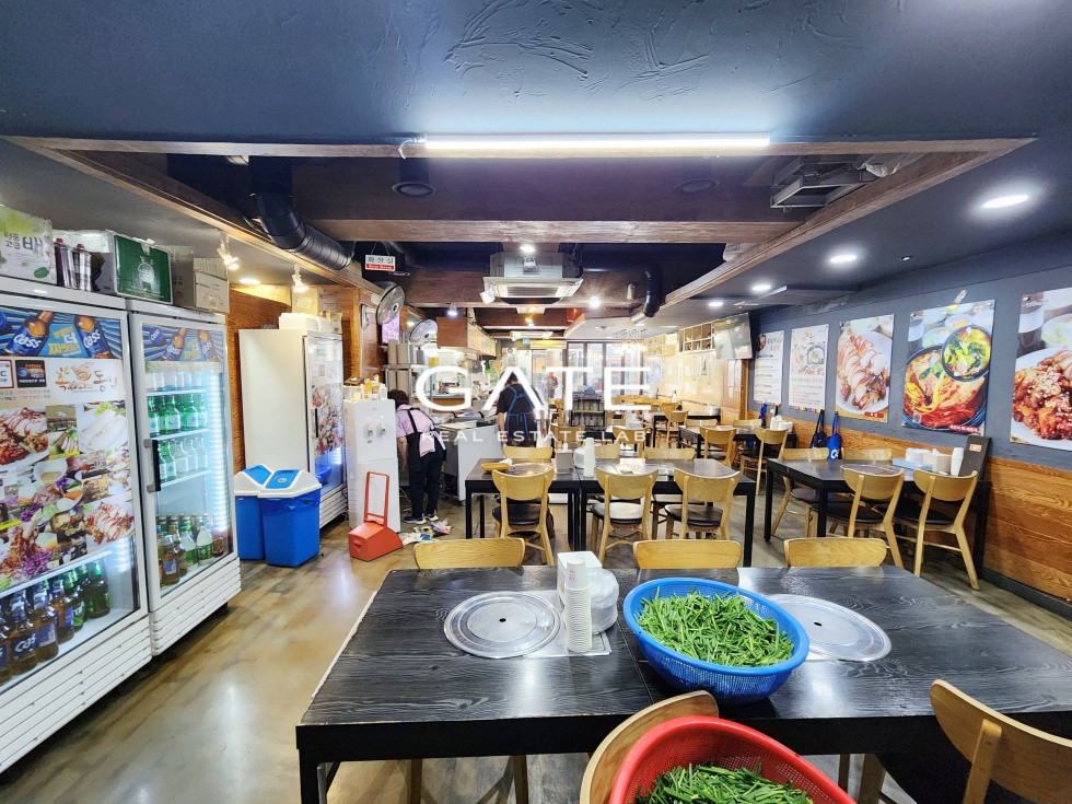 서울 용산구 남영동 실사진O 실50p 남영동 먹자골목 메인길 구조 좋고 넓은 상가 월세 매물번호 11507 사진 4