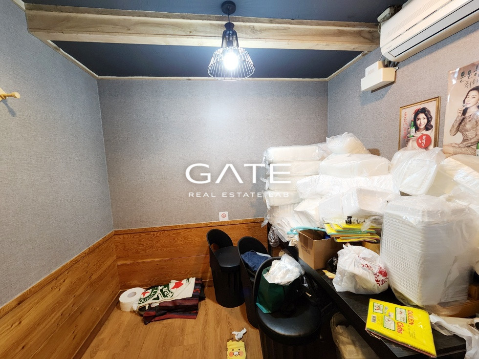 서울 용산구 남영동 실사진O 실50p 남영동 먹자골목 메인길 구조 좋고 넓은 상가 월세 매물번호 11507 사진 6