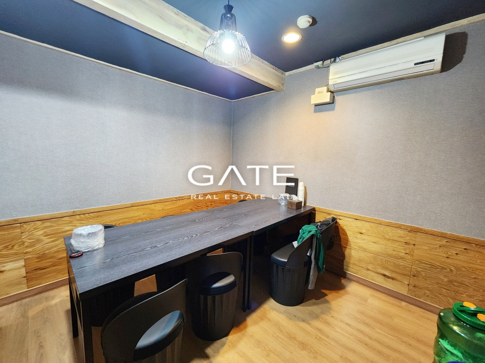 서울 용산구 남영동 실사진O 실50p 남영동 먹자골목 메인길 구조 좋고 넓은 상가 월세 매물번호 11507 사진 7