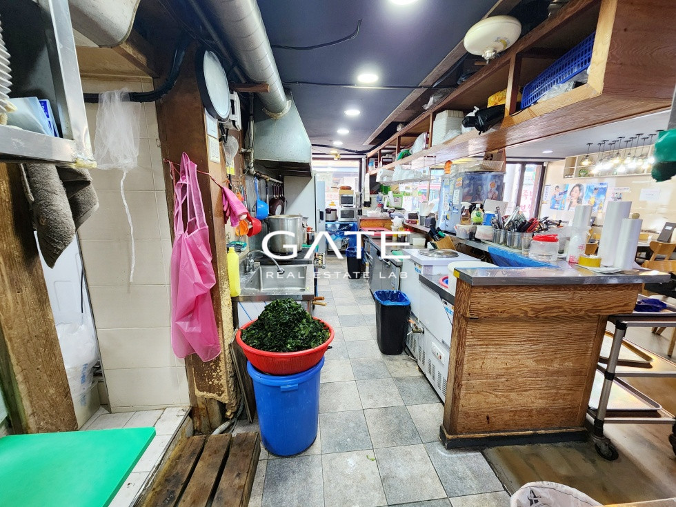 서울 용산구 남영동 실사진O 실50p 남영동 먹자골목 메인길 구조 좋고 넓은 상가 월세 매물번호 11507 사진 12