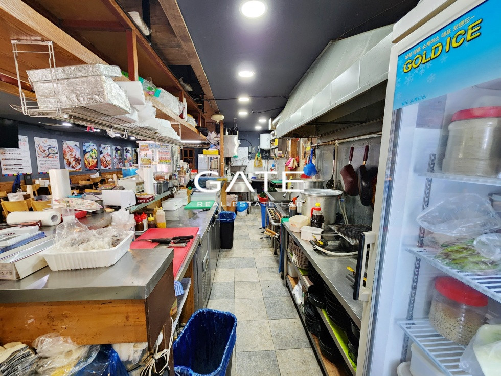 서울 용산구 남영동 실사진O 실50p 남영동 먹자골목 메인길 구조 좋고 넓은 상가 월세 매물번호 11507 사진 13