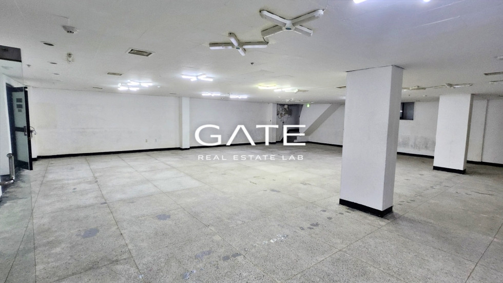 서울 마포구 성산동 GATE 무권리 성산동 어린이 공원앞 노출 좋고 면적 넓은 상가 월세 매물번호 13665 사진 2